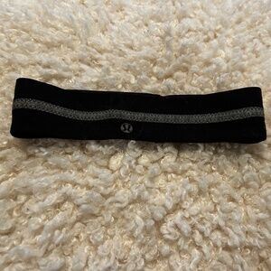 LULULEMON GREY REFLECTIVE  BLACK HEADBAND HAIR